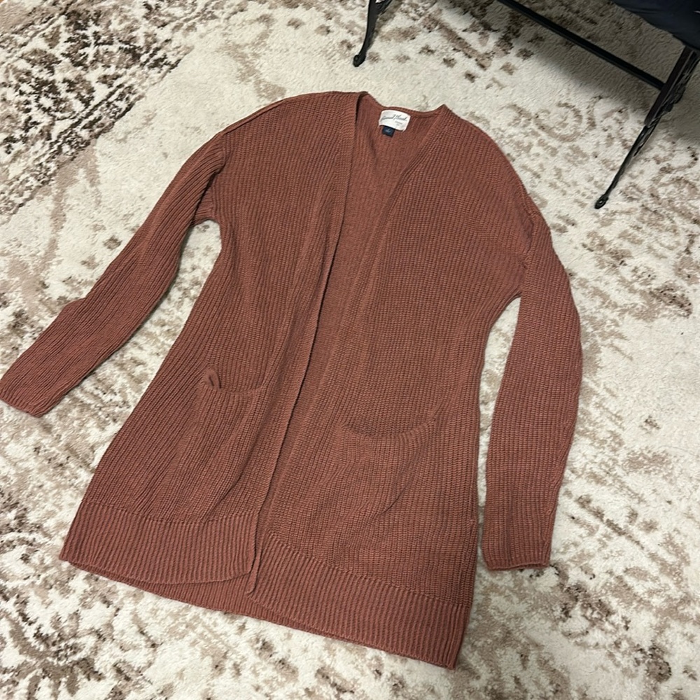 Knit cardigan with pockets